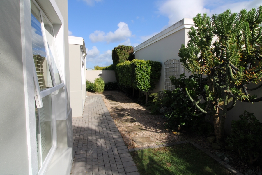 3 Bedroom Property for Sale in Kingswood Golf Estate Western Cape